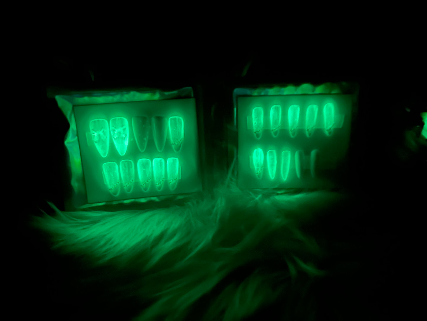 Bows Glow in Dark Set
